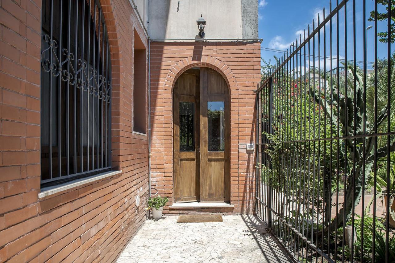 Euphorbia Apartments By Wonderful Italy Catania Bagian luar foto