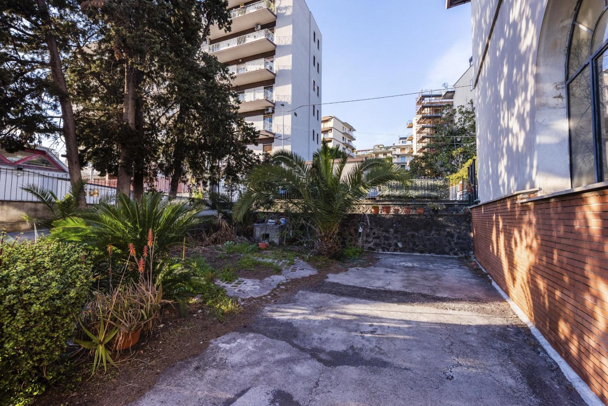 Euphorbia Apartments By Wonderful Italy Catania Bagian luar foto